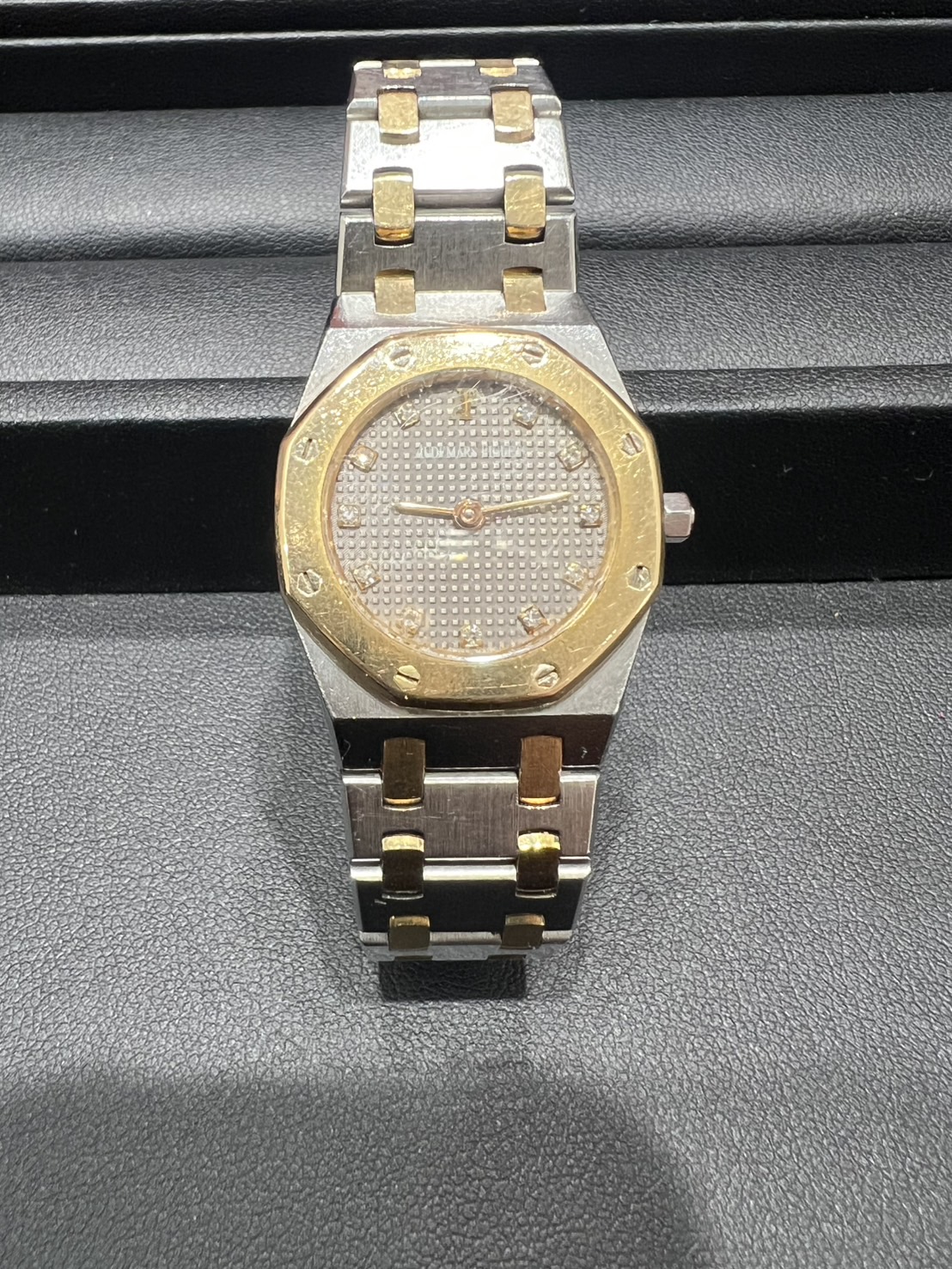 発売前から話題。AP×Swatchが注目される理由」