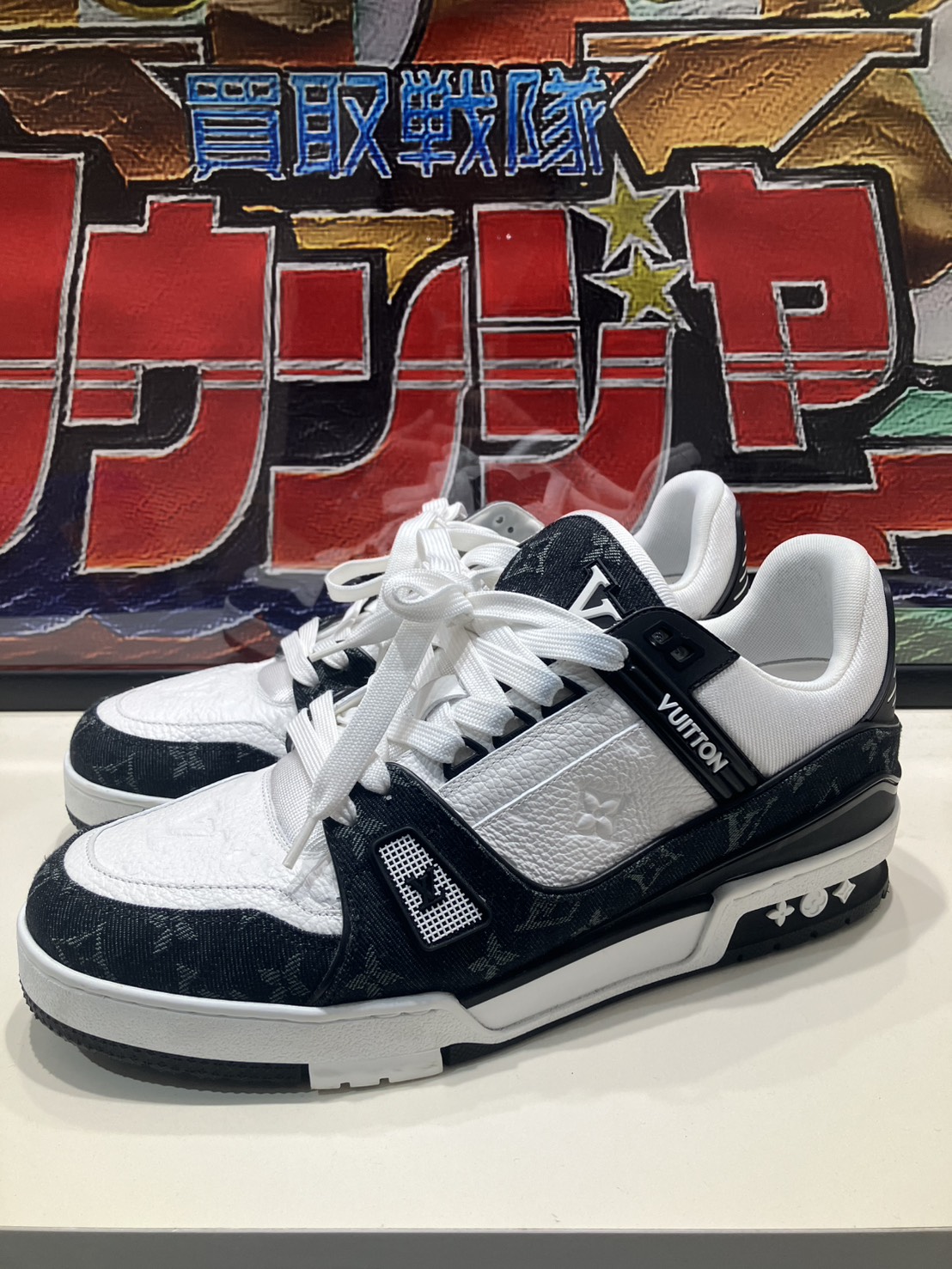 LV　スニーカー買取りさせていただきました